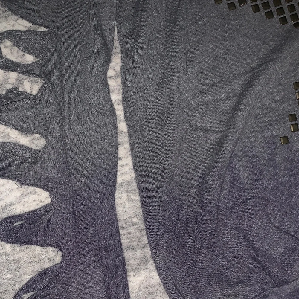 Y2K TPARTY DISTRESSED GRAYISH BLUE TOP WITH CUTOUT SLEEVES  AND GOLD STUDED STAR - Picture 5 of 11